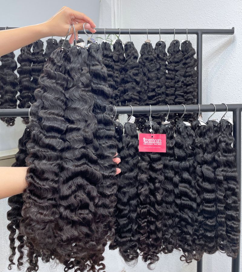 Loose Curly Raw Hair Weft | Natural Color Vietnamese Raw Hair Wholesale 1 Loose Curly Raw Hair Weft