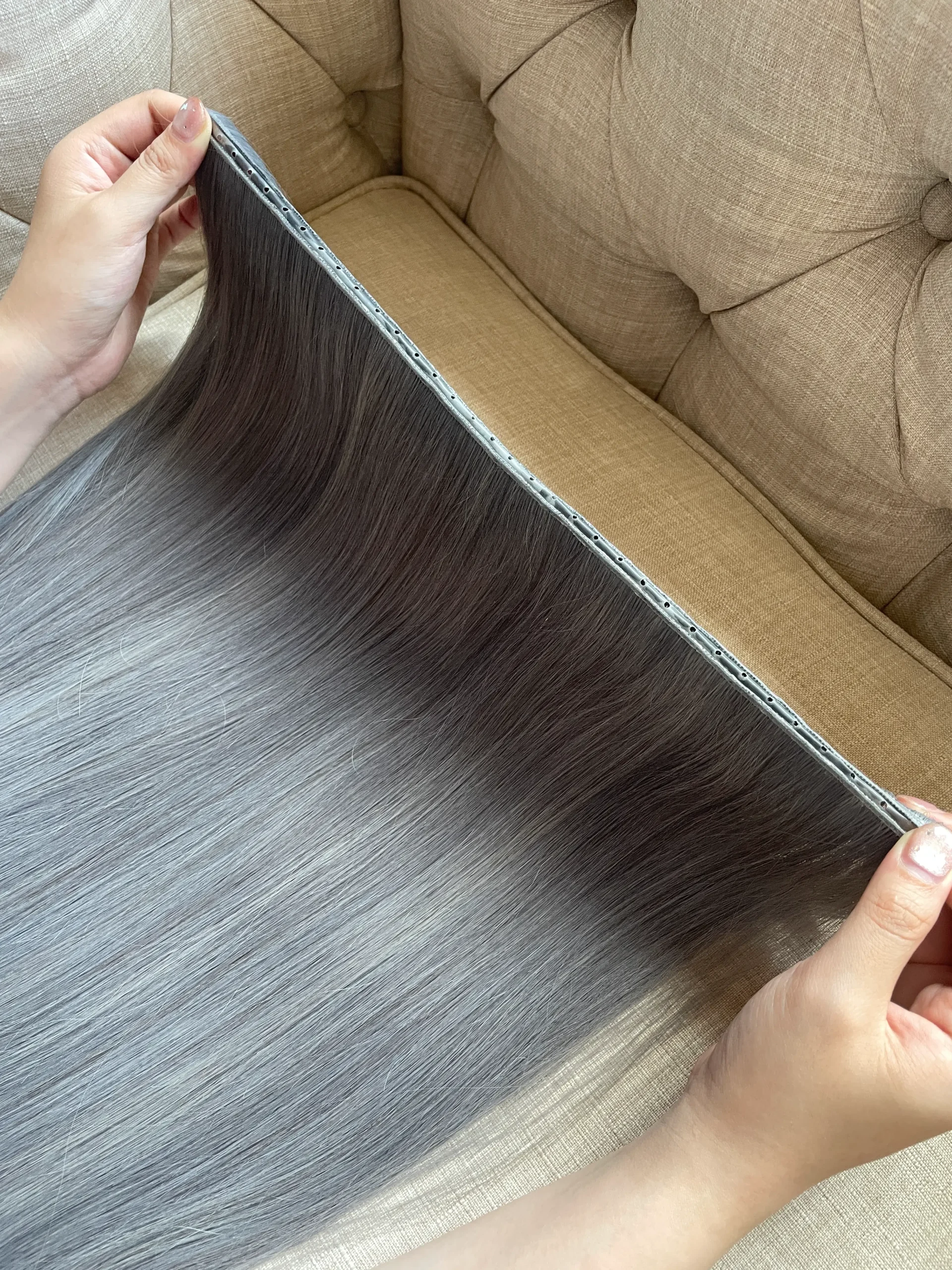 Double Genius Weft thin base and dense hair profile detail Double Genius Weft thin base and dense hair profile detail